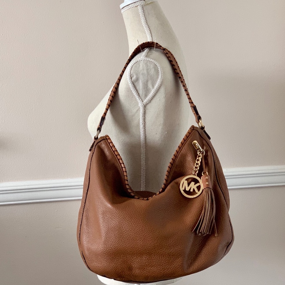 MICHAEL MICHAEL KORS "BENNETT" Shoulder Bag